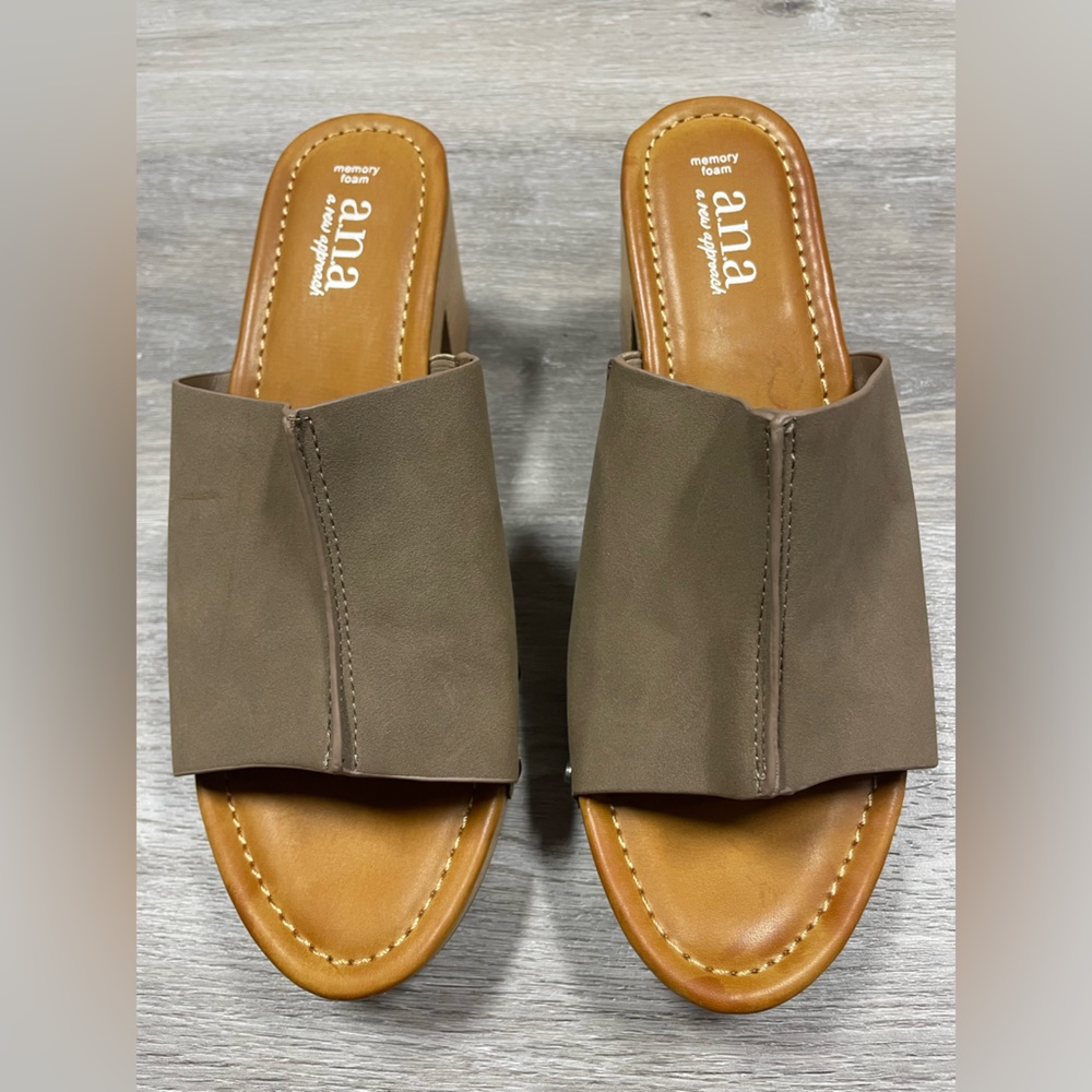 A.N.A Elissa Clog Sandals Women’s Size 9